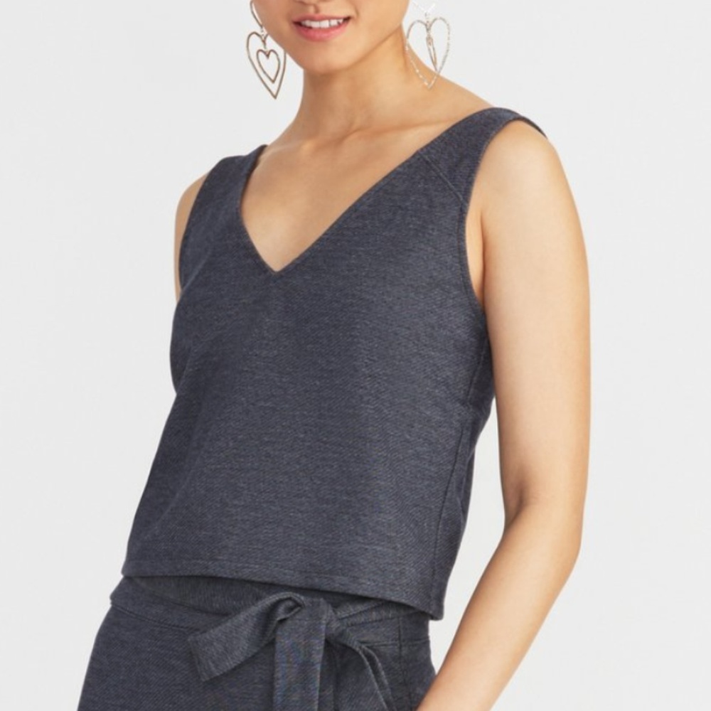 🖤Emmy Sleeveless Crop Top - Picture 4 of 8